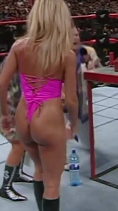 Terri Runnels buns out