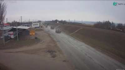 Russian convoy passage, then soldiers taking cams on highway P47 - another guy comes to check camera is pointed downwards