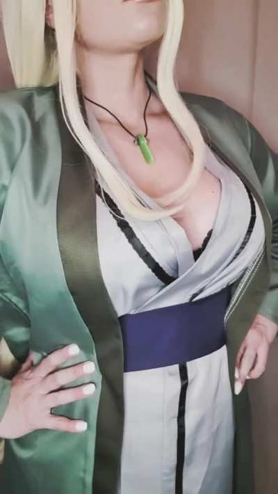 Tsunade from Naruto by Geekareen