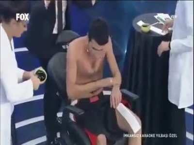 Şuraya legal işkence bırakıyorum. Yarışmanın sonunda arabayı kazanmış bu arada.