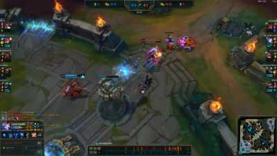 Hello ! Those will be my first post ever on Reddit, I became (again) an otp Ashe so I wanted to show you some of my old clips ! I hope you'll enjoy it ! &amp;lt;3