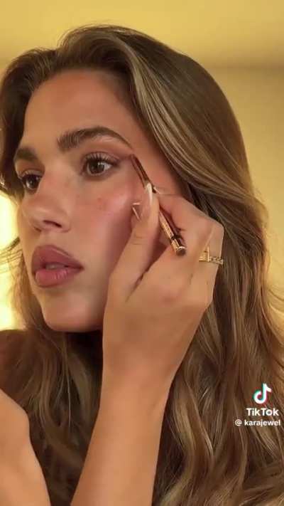 Makeup Nov 2025