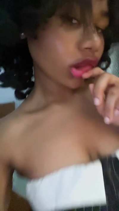 Perfect lip shape 