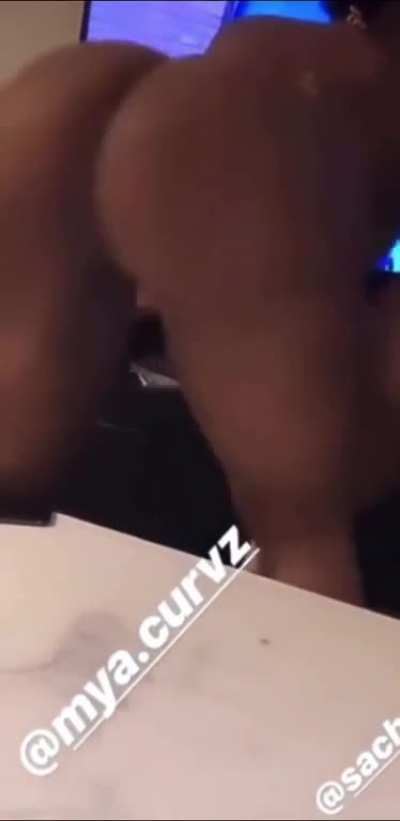 Mya Curvz Rare Twerk 2