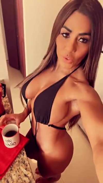 Tomando un caf&eacute; maripily 