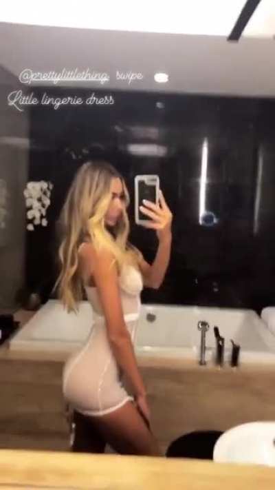 Bathroom Selfie Video