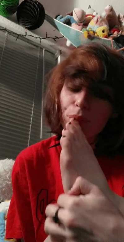 I love spitting on my toes