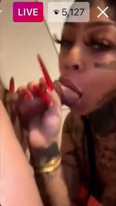 Sucking her ex d***