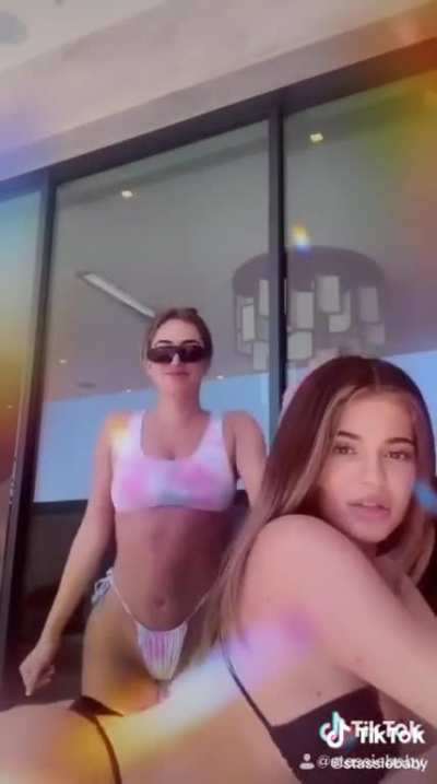 Kylie Jenner's face while she twerks turns me on so much