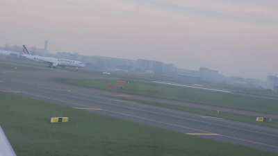 I took a video of a plane taking off while we were landing 