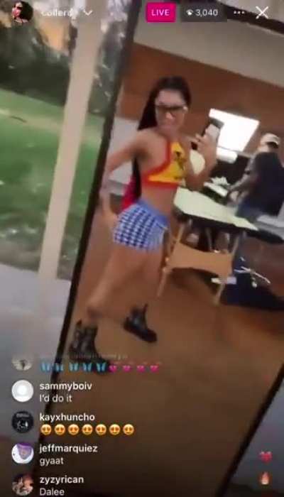 👀