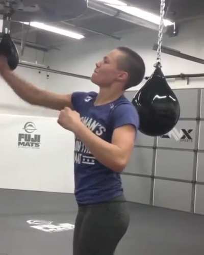 So Alexa Grasso is the best female boxer huh DC? I think you’re thinking of someone else.