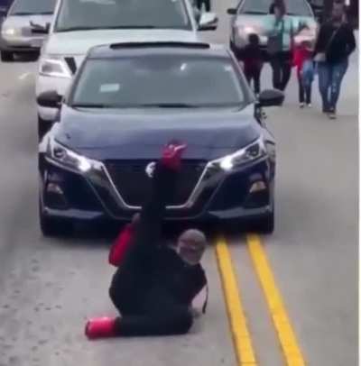 Unc holding up traffic and shit wtf🥸