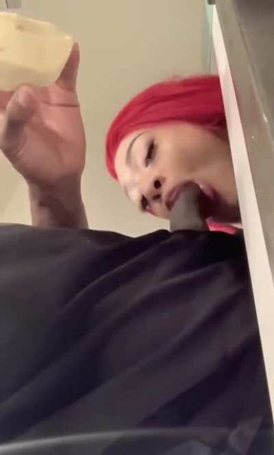 👀
