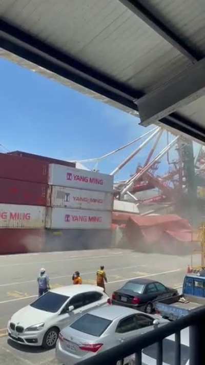Dock crane failure in Kaohsiung, Taiwan. July 3, 2021.
