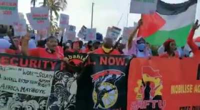 South African dock workers have refused to offload an Israeli cargo ship &amp;amp; are now protesting at the harbour in support of Palestine.
