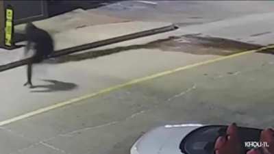 Man survives and drives himself to the hospital after he was shot 7 times by a would-be robber outside a Wendy&rsquo;s. (Houston, Texas)