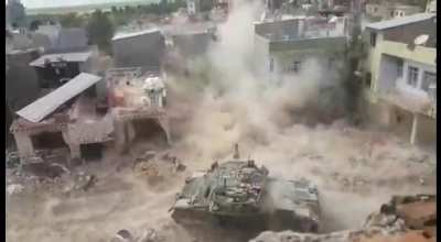 Urban fight with tanks in turkey - 2015
