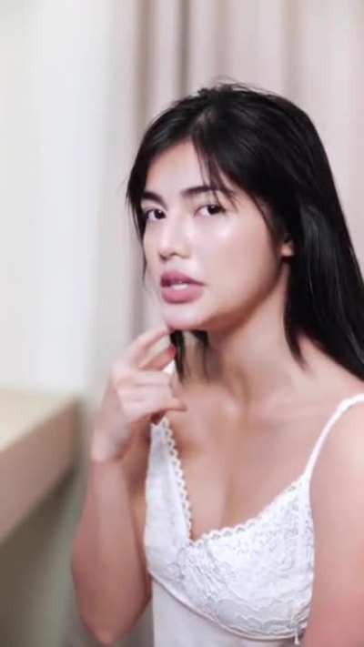 Jane De Leon