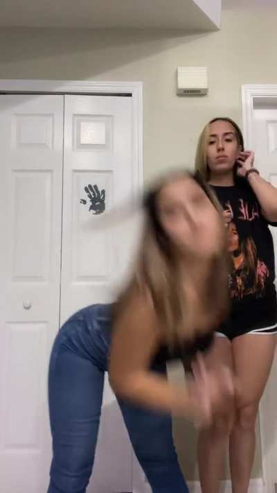 🥴