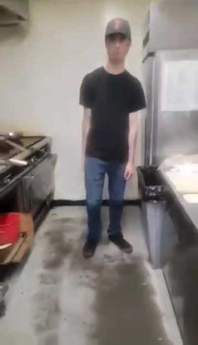 Line cooks hate being recorded (OC) 