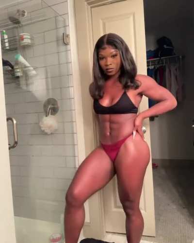 Came to Houston and now I wanna be on stage or maybe start powerlifting and body building &eth;&eth;&ordf;&eth;&frac34; I&acirc;ll keep y&acirc;all posted on my decision #fitnessmodel #bodybuilding #bodybuilder #bodygoals #powerlifting #powerlifter #fitnessmotivation #fitchocolat