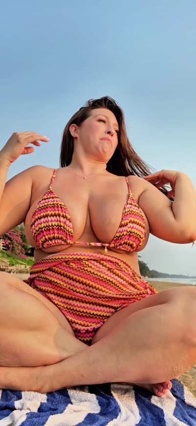 Even a swimsuit can&rsquo;t contain them