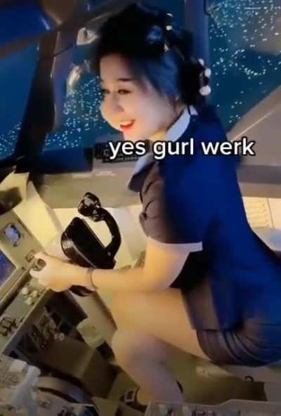 Whoreki 🏃&zwj;♀️ on her way to get a pentakill at 5 minutes because she finally recieved her 🍆 Package 🍆