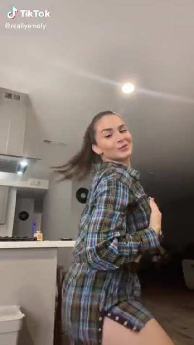 ReallyEmelyNSFW - Video #3876