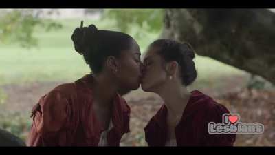 Sophie Cookson &amp;amp; Karla-Simone Spence (The Confessions of Frannie Langton - s01e02 - Scene #2)