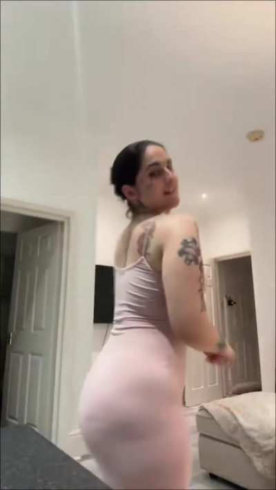 ️ ️