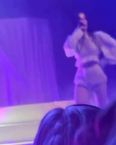 🧚&zwj;♀️
