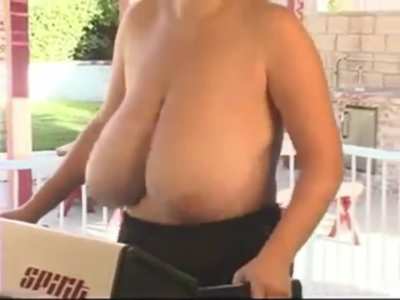 Huge tits work out