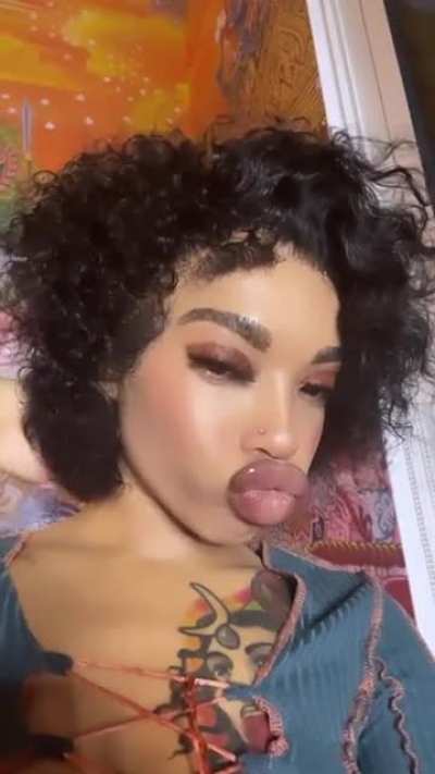 😘