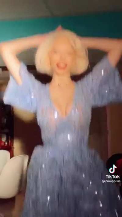 Here&rsquo;s some more Bianca, do you prefer that front or the back in this vid? 🤔