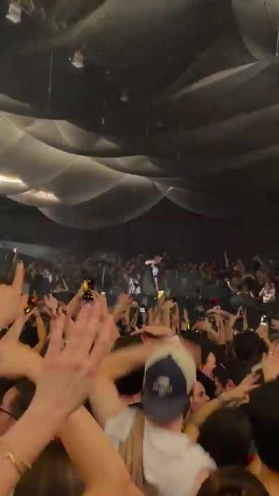 Song ID please!!! NYC 01/31