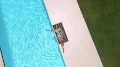 Behind the Scenes of Kelly's Next Swimwear Photoshoot - IG March 2026