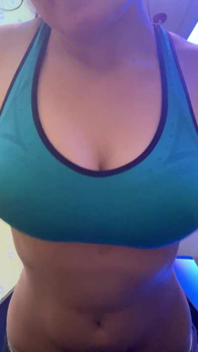 [OC] Pre-workout titty drop