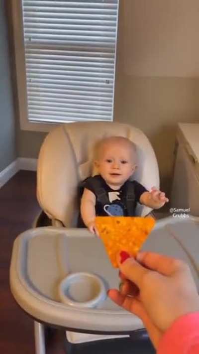 👶