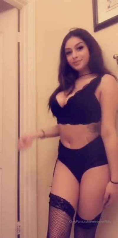 Bev tipsy 🥴 dancing against the wall in some lingerie she want dick so bad you can tell she&rsquo;s desperate
