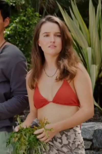 Kaitlyn Dever - Ticket to Paradise