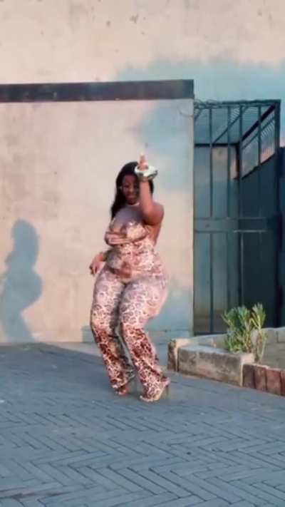 they got a special kind of thickness down there in SA 🤤 [Tumisang]