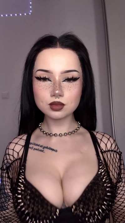 Goth girl slut at your service