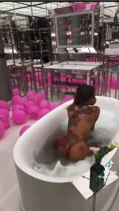 💦🔞