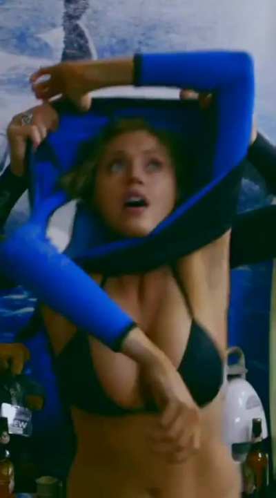  Estella Warren in 