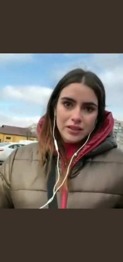 Periodista argentina cubriendo la guerra en Ucrania acepte hace cargo de una nena ante el pedido de su familia para que pueda estar a salvo