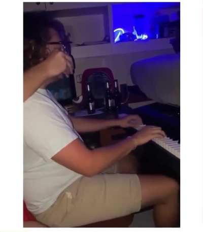 True piano man