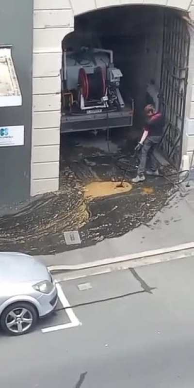 Apprentice plumber gets an early Xmas dinner