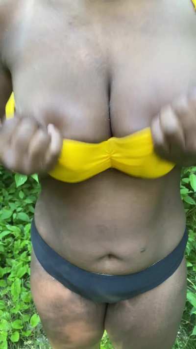 Black &amp;amp; Yellow Black &amp;amp; Yellow (look at my tits)