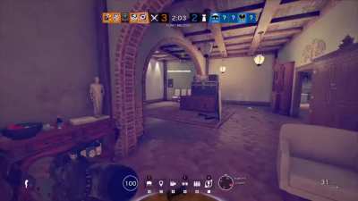 Teammate:"Wait I'm droning" Me:"There was no one in here"